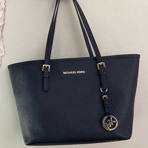 Michael Kors Jet set medium tote navy